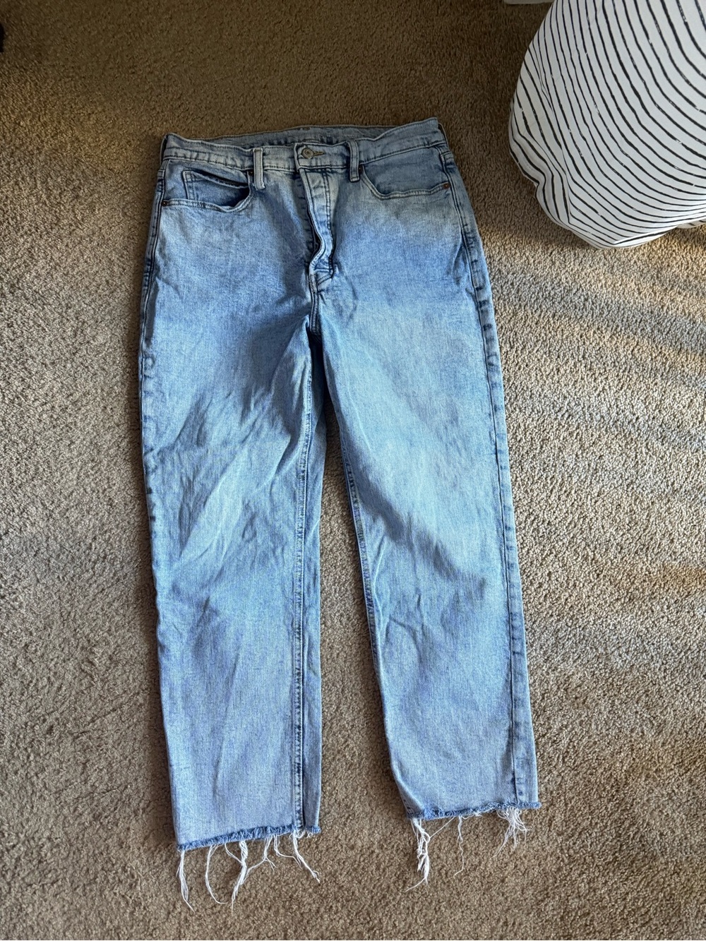 Women’s Old Navy Sky High Jeans 🩵 - Picture 2 of 7